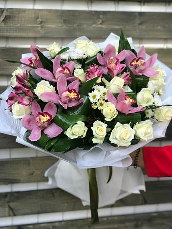 Букет цветов из: Розы и Хризантемы в Раздольном Ставропольского края