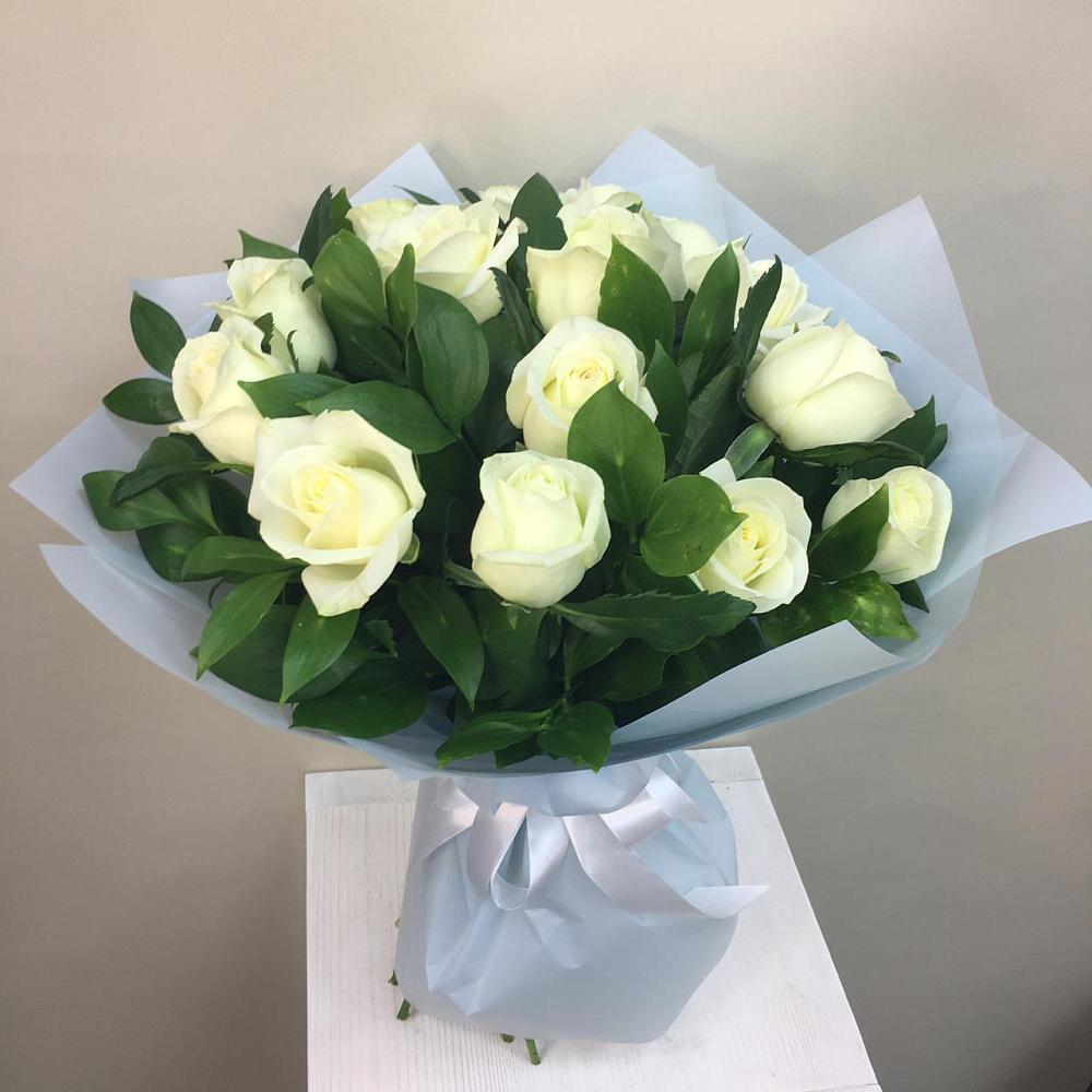 Букет 15 Белых роз Проуд в Раздольном Ставропольского края