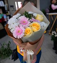 Букет цветов из:  Герберы, Розы и Хризантемы в Раздольном Ставропольского края