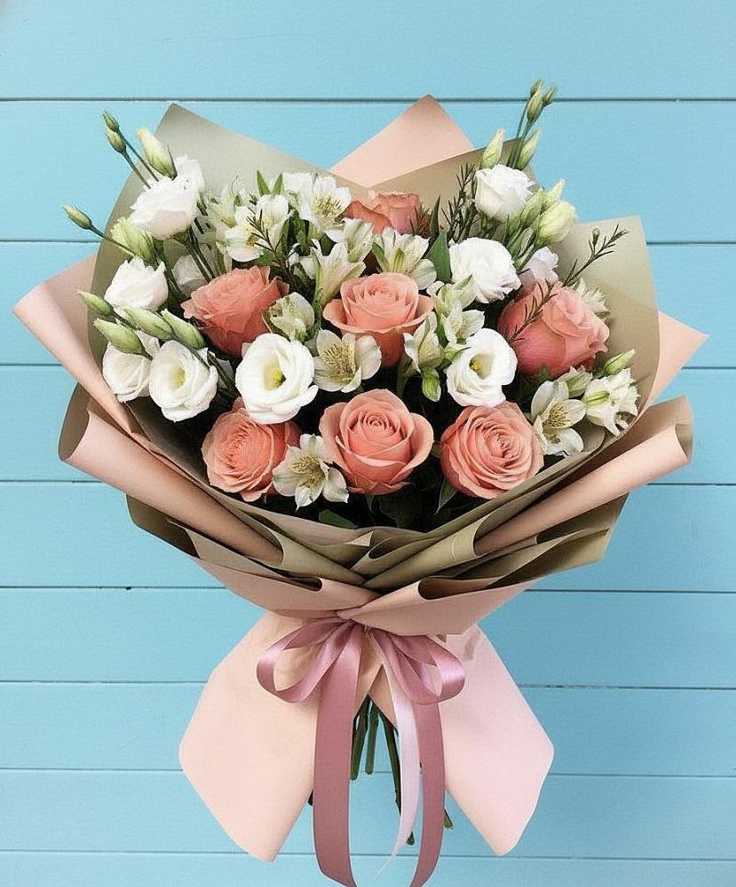 Букет цветов из: Розы, Альстромерии и Лизиантусы в Раздольном Ставропольского края