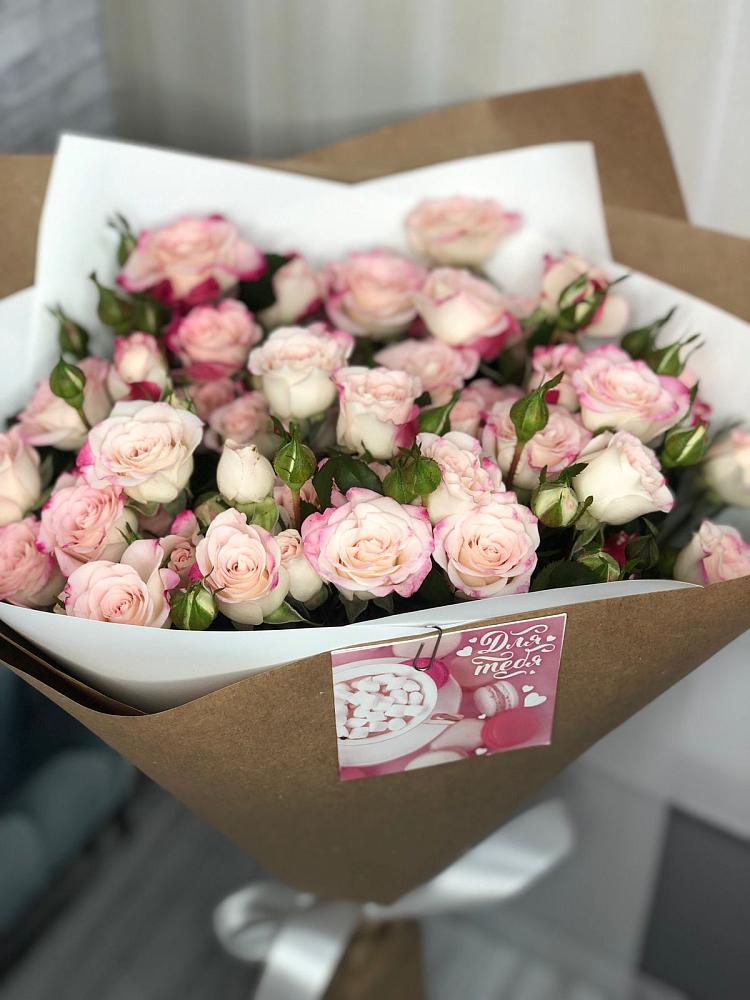 Букет цветов из: Розы в Раздольном Ставропольского края