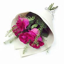 Букет цветов из:  Розы в Раздольном Ставропольского края