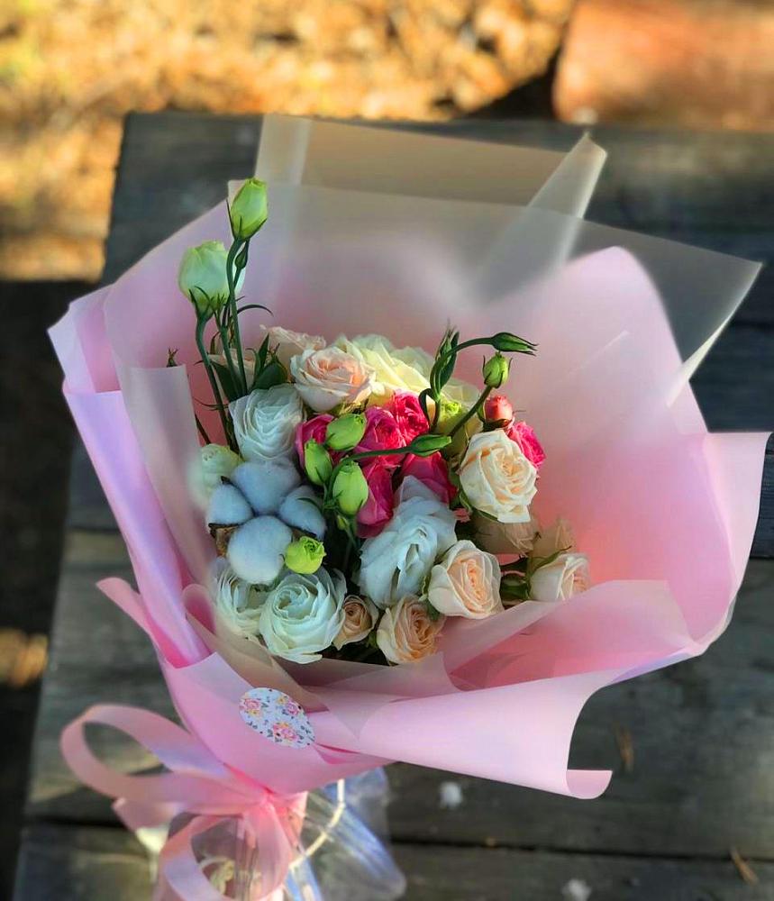 Букет цветов из: Розы и Лизиантусы в Раздольном Ставропольского края