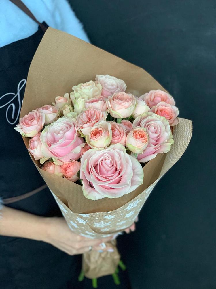 Букет цветов из: Хризантемы и Розы в Раздольном Ставропольского края