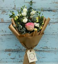 Букет цветов из:  Розы и Лизиантусы в Раздольном Ставропольского края