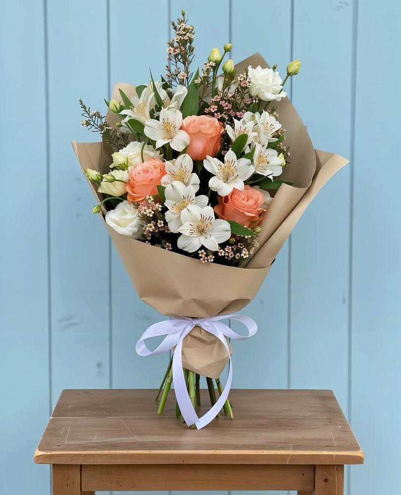 Букет цветов из: Альстромерии, Лизиантусы, Розы и Хризантемы в Раздольном Ставропольского края