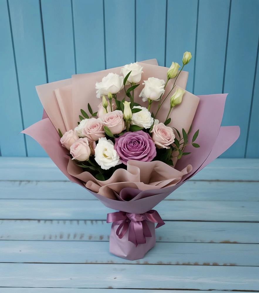 Букет цветов из: Розы и Лизиантусы в Раздольном Ставропольского края